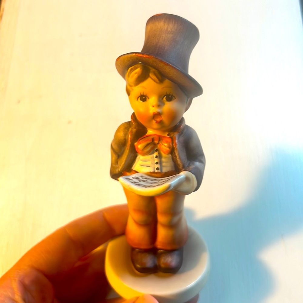 hummel figurine